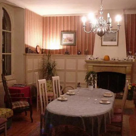 Le Chateau De Mondan * Guécélard